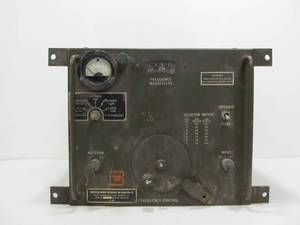 lot 19 image: Vintage WW2 Era Military Amplifier-Radio AM-456ATRA19