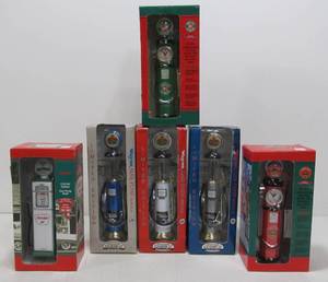 lot 21 image: Lot of 6 Mint in Box Diecast Gas Pumps