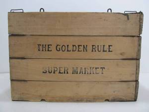 lot 38 image: Old Vintage GOLDEN RULE Folding Wood Advertising Crate
