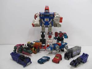 lot 41 image: Lot of Vintage 80s TRANSFORMER etc Toys 