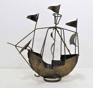 lot 47 image: Vintage Mid Century Metal PirateClipper Ship Sculpture