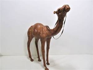 lot 53 image: Large Genuine Leather Camel 