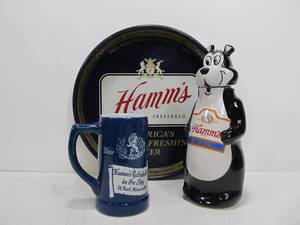 lot 66 image: Vintage HAMMS Beer Metal Beer Tray Mug & Bear Decanter