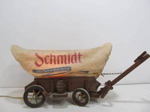 lot 70 image: Working Vintage SCHMIDT Beer Covered Wagon (Broken Wheel)