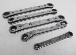 lot 117 image: Lot of 5 Vintage SNAP-ON&nbspBox End Ratchet Wrenches
