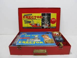 lot 199 image: Nice Vintage GILBERT Erector Set wMetal Case