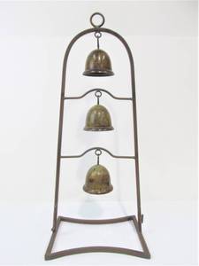 lot 237 image: Large 3-Tiered Brass Bell Display