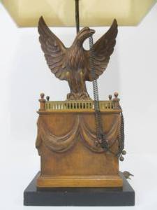 lot 242 image: Large Vintage Signed CHAPMAN Patriotic American Eagle Table Lamp