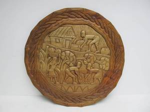 lot 176 image: LARGE Hand Carved Thick Wood Round Wall Hanging