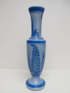 lot 276 image: Signed Art Pottery Vase wCobalt Blue Bird Decoration