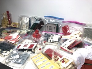 lot 104 image: Large Lot of Vintage PLASTICVILLE Complete Buildings 