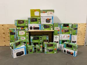 lot 11 image: Lot of 32 Mailboxes