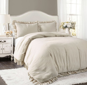 lot 91 image: LUSH DECOR Reyna Comforter Wheat 3-Piece King Set