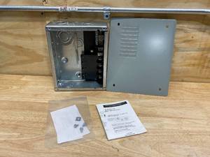 lot 78 image: GE PowerMark Plus 125 Amp 4-Space 8-Circuit Single-Phase Indoor Main Lug Circuit Breaker Panel