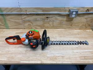 lot 5 image: ECHO 20 in. 21.2 cc Hedge Trimmer