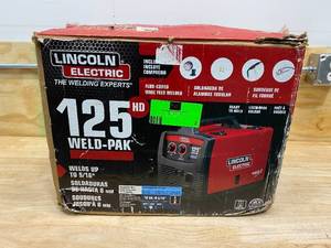 lot 2 image: LINCOLN ELECTRIC 125 Amp Weld-Pak 125 HD Flux-Cored Welder with Magnum 100L Gun, Flux-Cored Wire, 115V