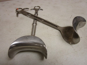 VINTAGE SURGICAL RIB SPREADERS, STAINLESS STEEL MADE BY MUELLER & CO.