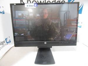 lot 18 image: E220t L4Q76AA LCD Monitor