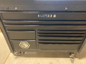 lot 2 image: Matco Tools 6 Series 6228 Hutch,Stainless Top, Power Drawer, 28in Deep