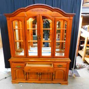 BROYHILL HUTCH