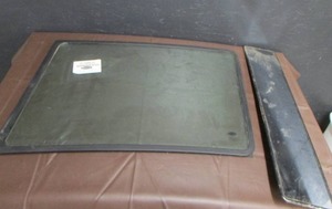 PETERBUILT WINDSHIELD
