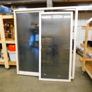 SLIDING GLASS DOOR