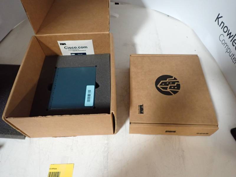 lot 62 image: Cisco PIX 501 Firewall  PN700381817