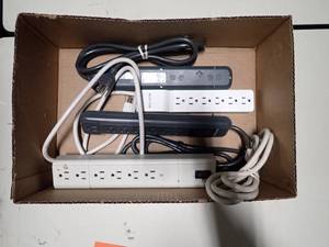 lot 33 image: Power Strips bundle