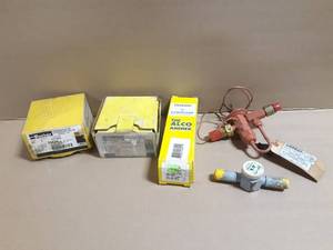 lot 28 image: (4) ALCO, Lennox, Parker HVAC Expansion Valves and More