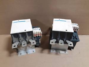 lot 18 image: (2) Telemecanique 225A Contactors
