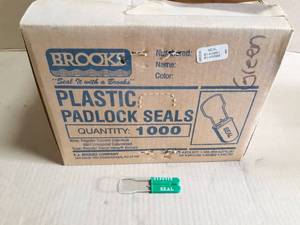 lot 126 image: Case of 1000 Brooks Plastic Padlock Seals - Green