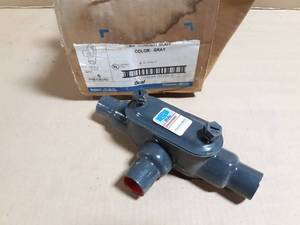 lot 150 image: (5) Thomas & Betts 34 PVC Coated Conduit Bodies