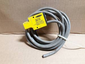 lot 165 image: (15) Banner Mini-Beam Photoelectric Sensors