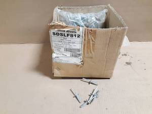 lot 204 image: 19 LBS Surebonder 14 Rivets