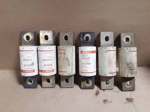 lot 208 image: (6) Shawmut Amp-Trap 600A 600V Fuses
