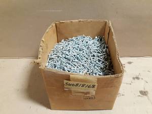 lot 213 image: 20 LBS #8 x 1 Wood Screws