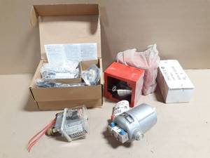 lot 225 image: ALCO Refrigeration Control, CIC Pressure Transmitter, Wheelock Boxes, Extron