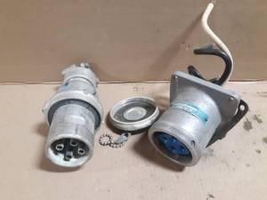 lot 431 image: Crouse Hinds HD 60A 600V Male & Female Plug  & Socket - Aluminum