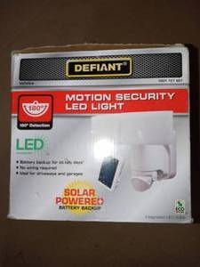 180-Degree White Solar Powered Motion LED Security Light with Battery Backup by Defiant - open box not used