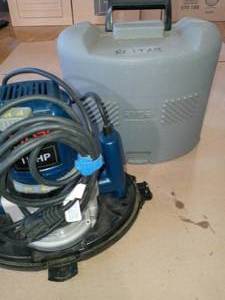 Ryobi R160 router with case - used