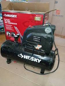 8G 150 PSI Hotdog Air Compressor by Husky - used