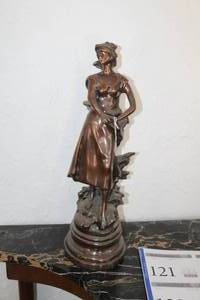 lot 124 image: Woman Statue 20