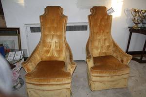 lot 104 image: Lot of (2) High Back Living Room Easy Chairs