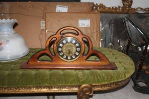 lot 144 image: Wood Mantle Clock Battery-Operated
