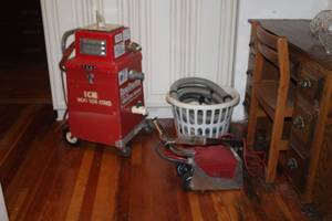 lot 142 image: Rug Doctor with Vibrating Brush V-10-B