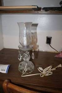 lot 146 image: Clear Crystal Glass Candlestick Table Lamp