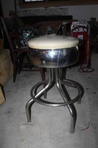 lot 118 image: Padded Metal Bar Stool