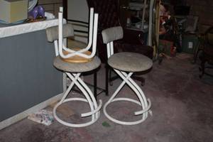lot 164 image: Bar Chairs (x3), Wood Seat Stool (x1)