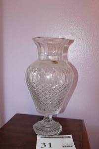 lot 31 image: Polonia 24% Lead Crystal Glass Table Vase