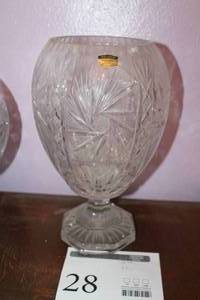 lot 28 image: Polonia 24% Lead Crystal Glass Table Vase